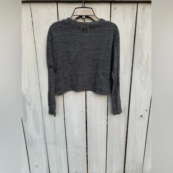 Alternative woman’s crop long sleeves shirt - Picture 4 of 4